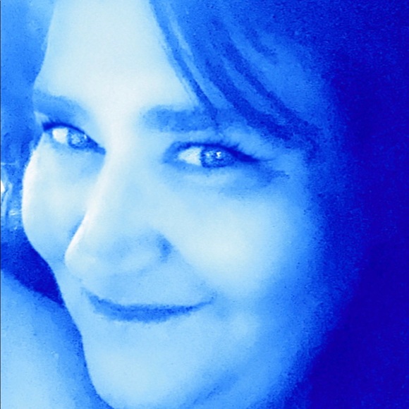 Meet your Posher, Megan - Picture 2 of 2